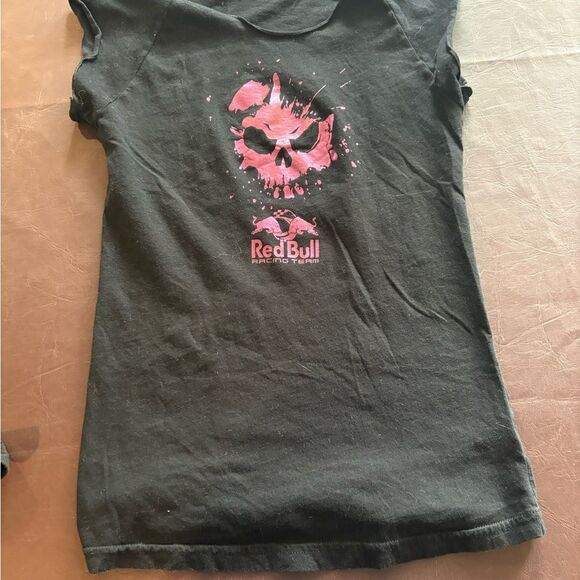 💥 Buy 2 get 1 Free 💥  Tee with Skull Design Red Bull Racing team - Picture 1 of 4